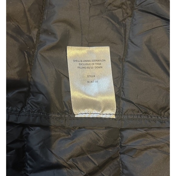 Quince Women's S Ultralight Weight Down Packable Puffer Jacket Black - Picture 5 of 7
